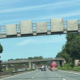 Abdeckungen für Lichtzeichenbrücken auf Autobahnen